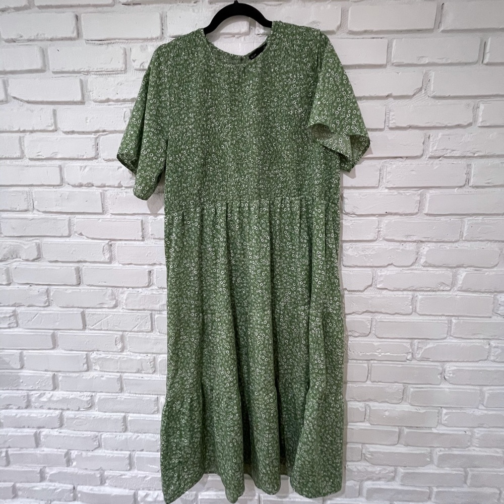 Floral Curve midi dress